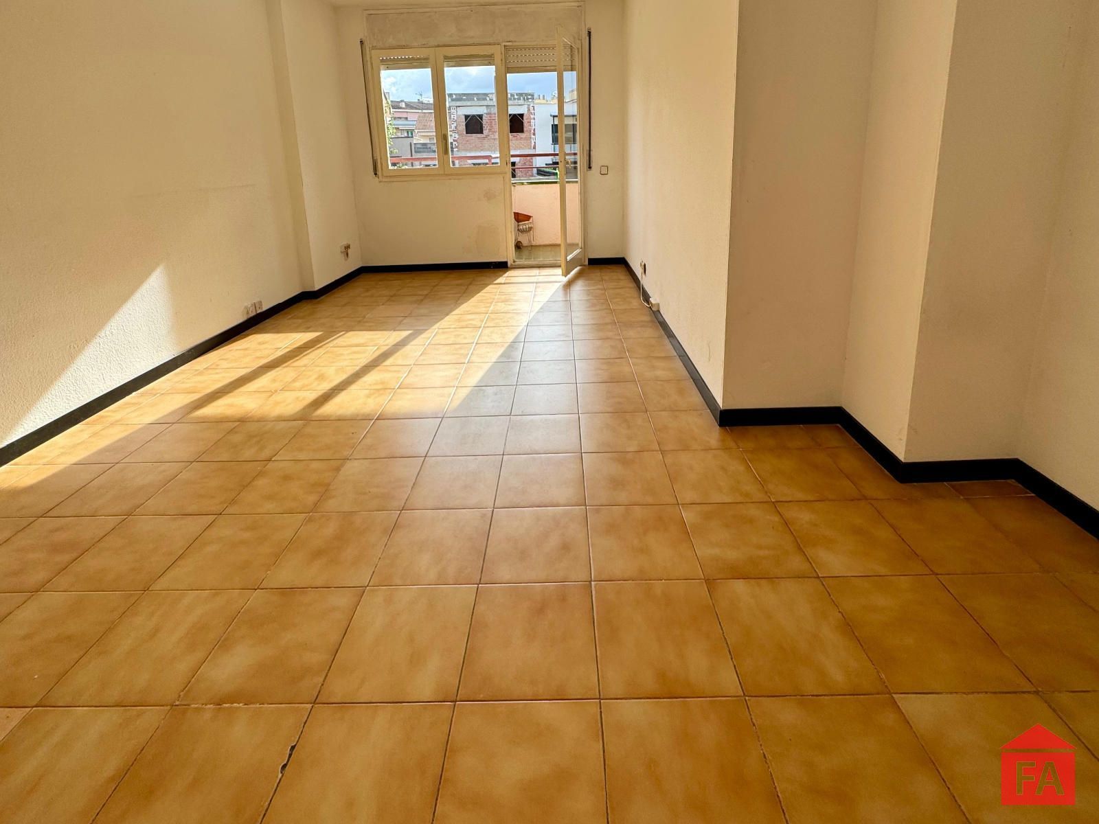 Vista exterior de Piso en venta en El Vendrell con Piscina y Piscina comunitaria