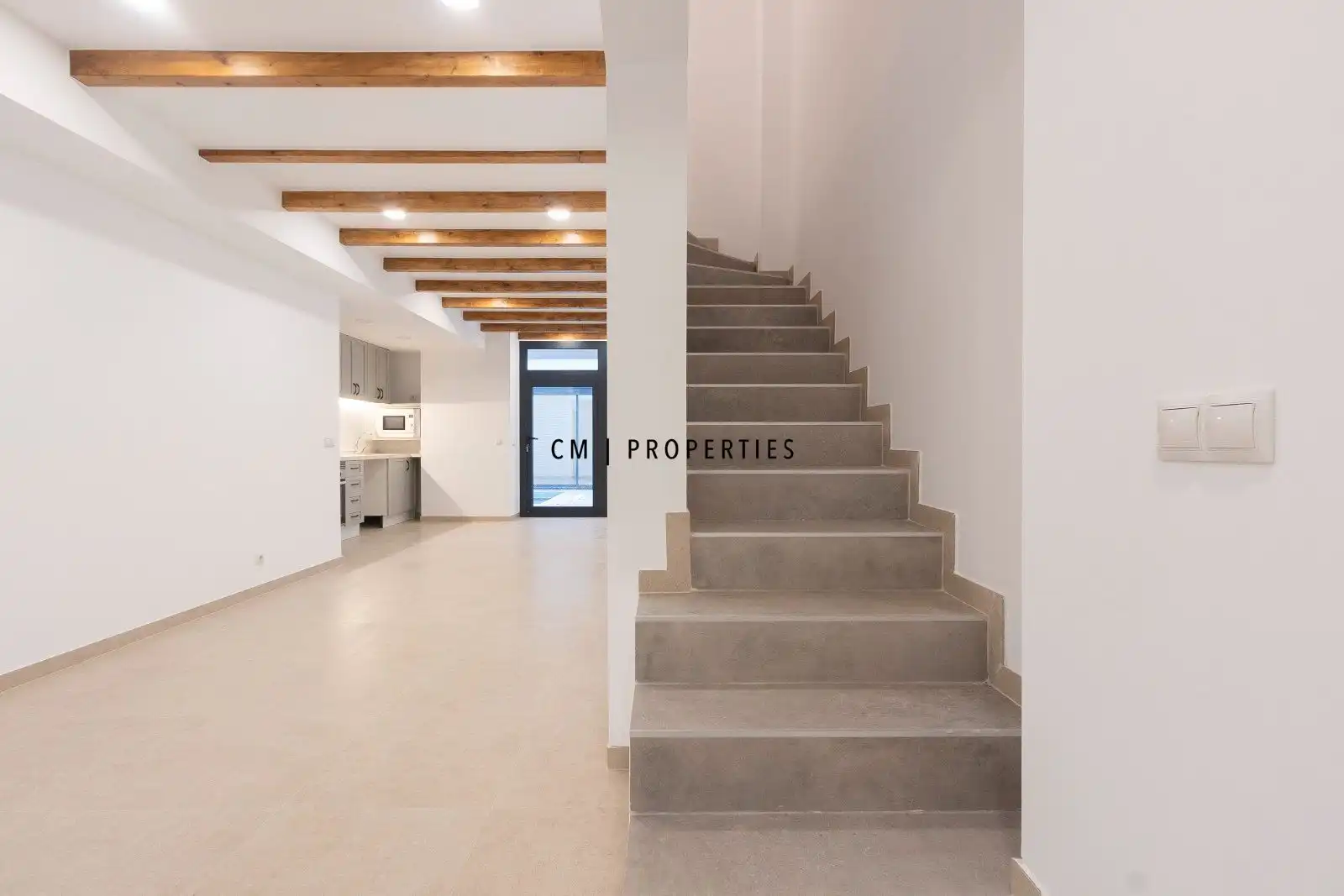 Flat for sale in Valencia  with Air Conditioner, Heating and Swimming Pool