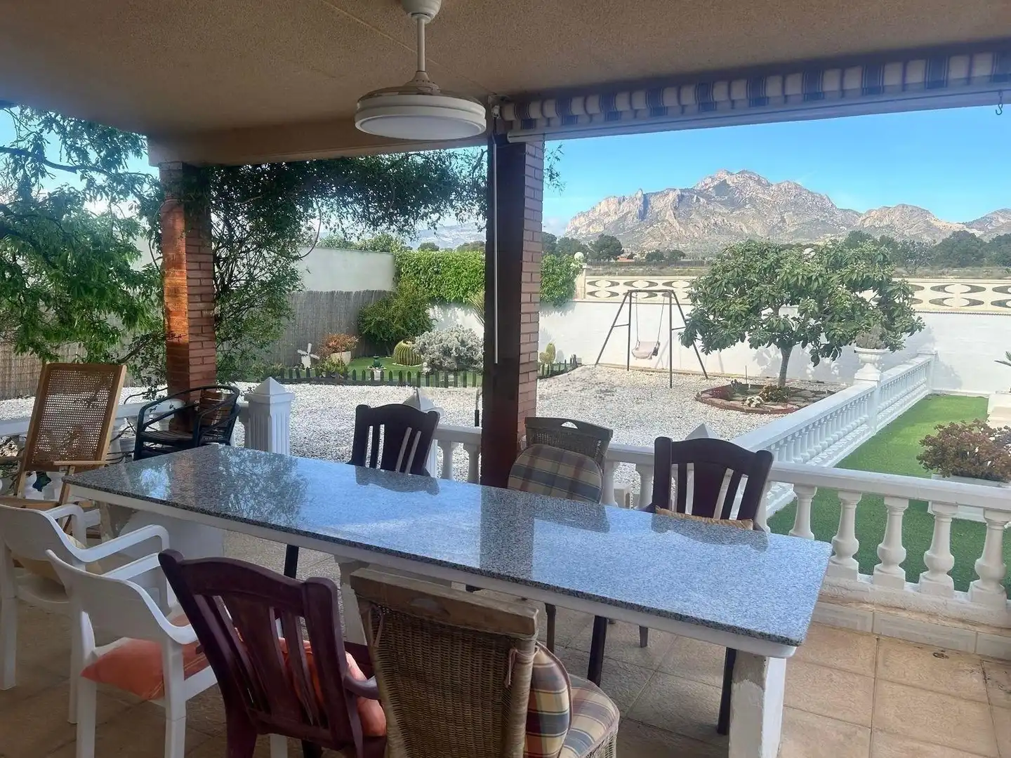 Terrasse von Haus oder Chalet zum Verkauf in Busot mit Klimaanlage, Privatgarten und Terrasse
