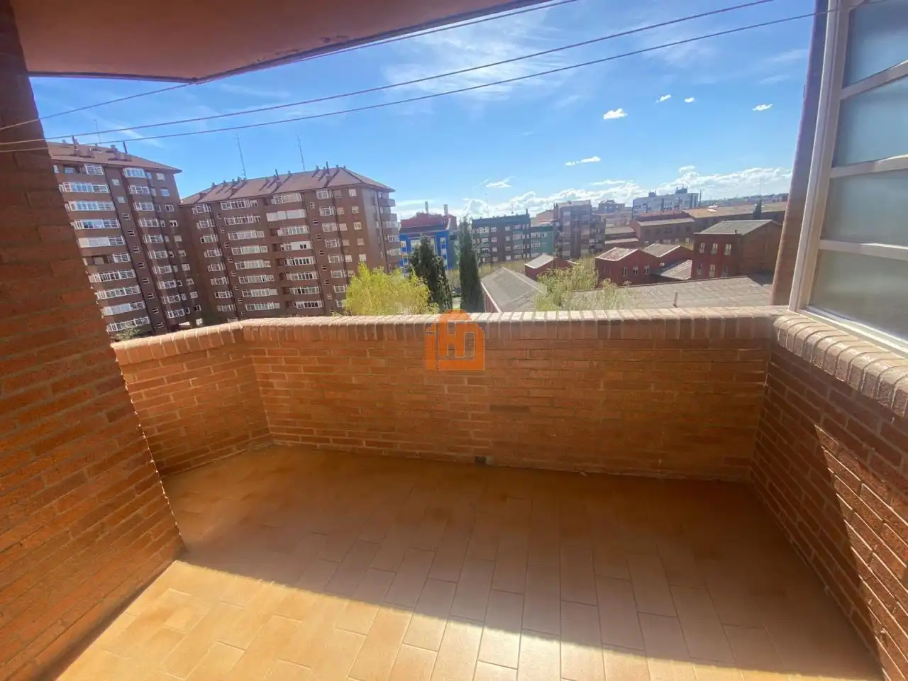 Terrassa de Pis de lloguer en León Capital  amb Calefacció i Traster