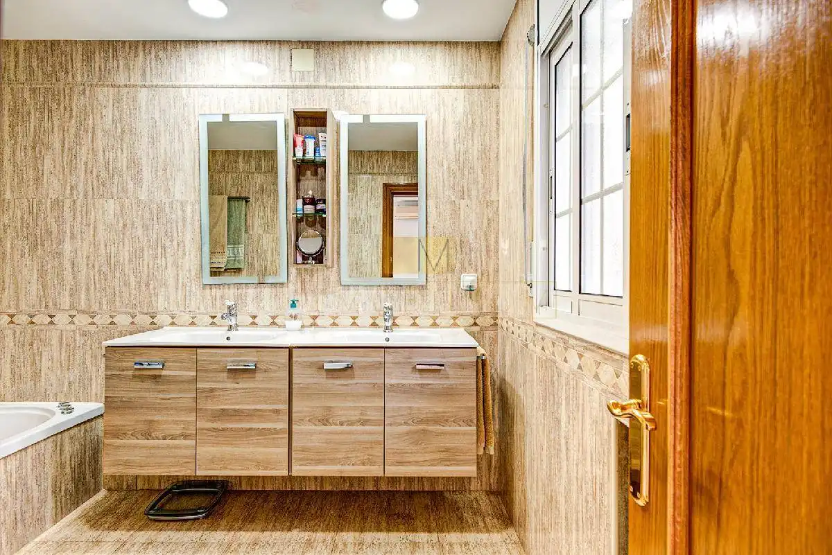 Bathroom of Houses for sale in Sant Pere de Ribes  with Air Conditioner, Heating and Private garden
