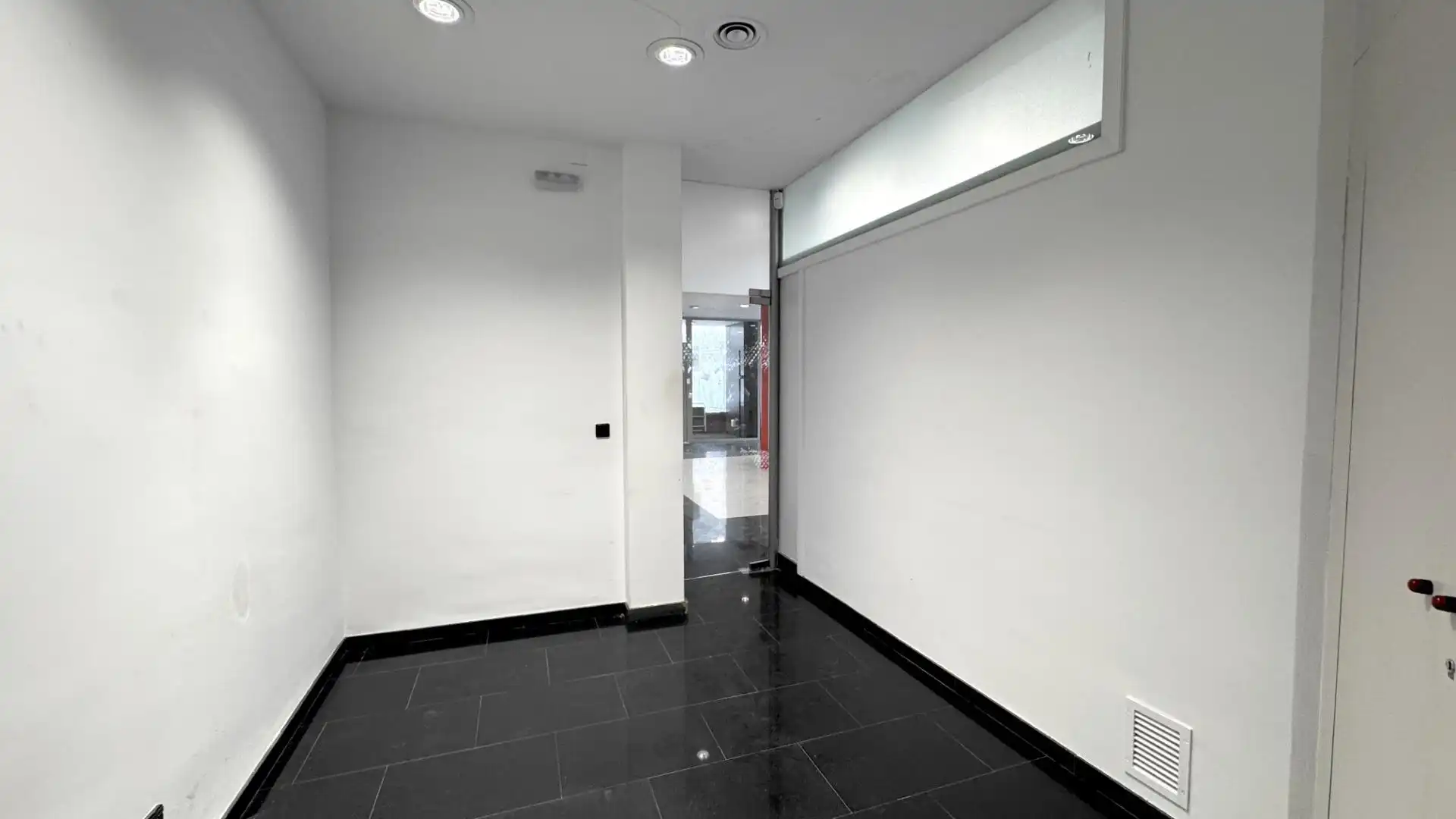 Local commercial à louer à Avenida JOSEP TARRADELLAS,DE, imagen 22