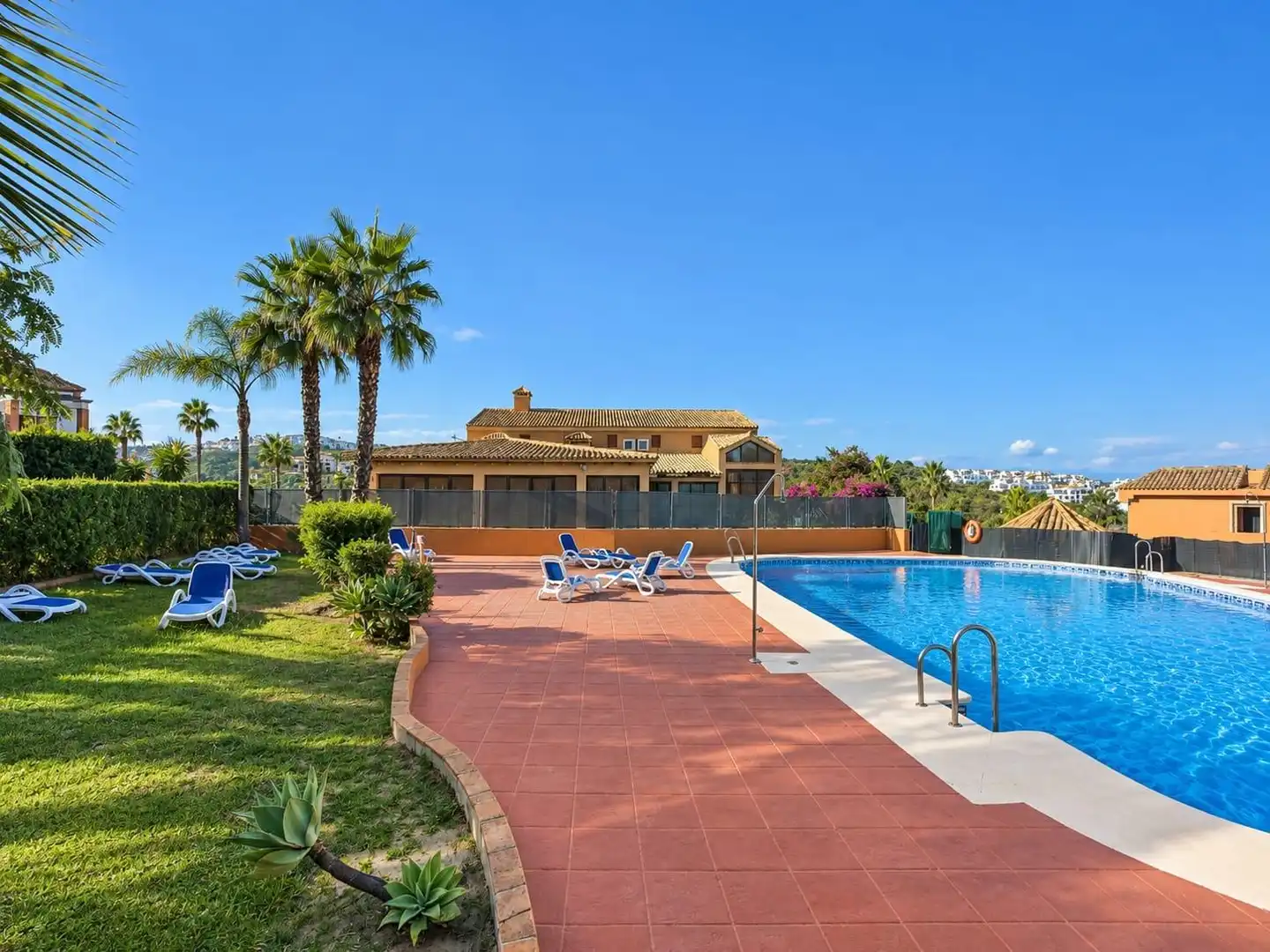 Flat for rent in La Alcaidesa