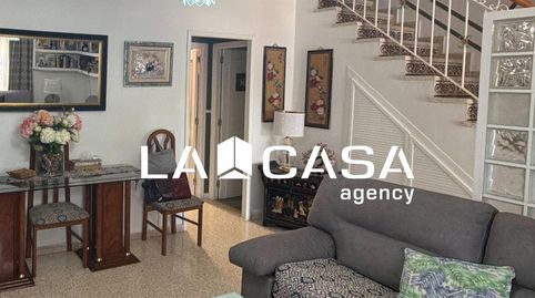 Foto 2 de Casa adosada en venta en Avenida de Europa, Montequinto