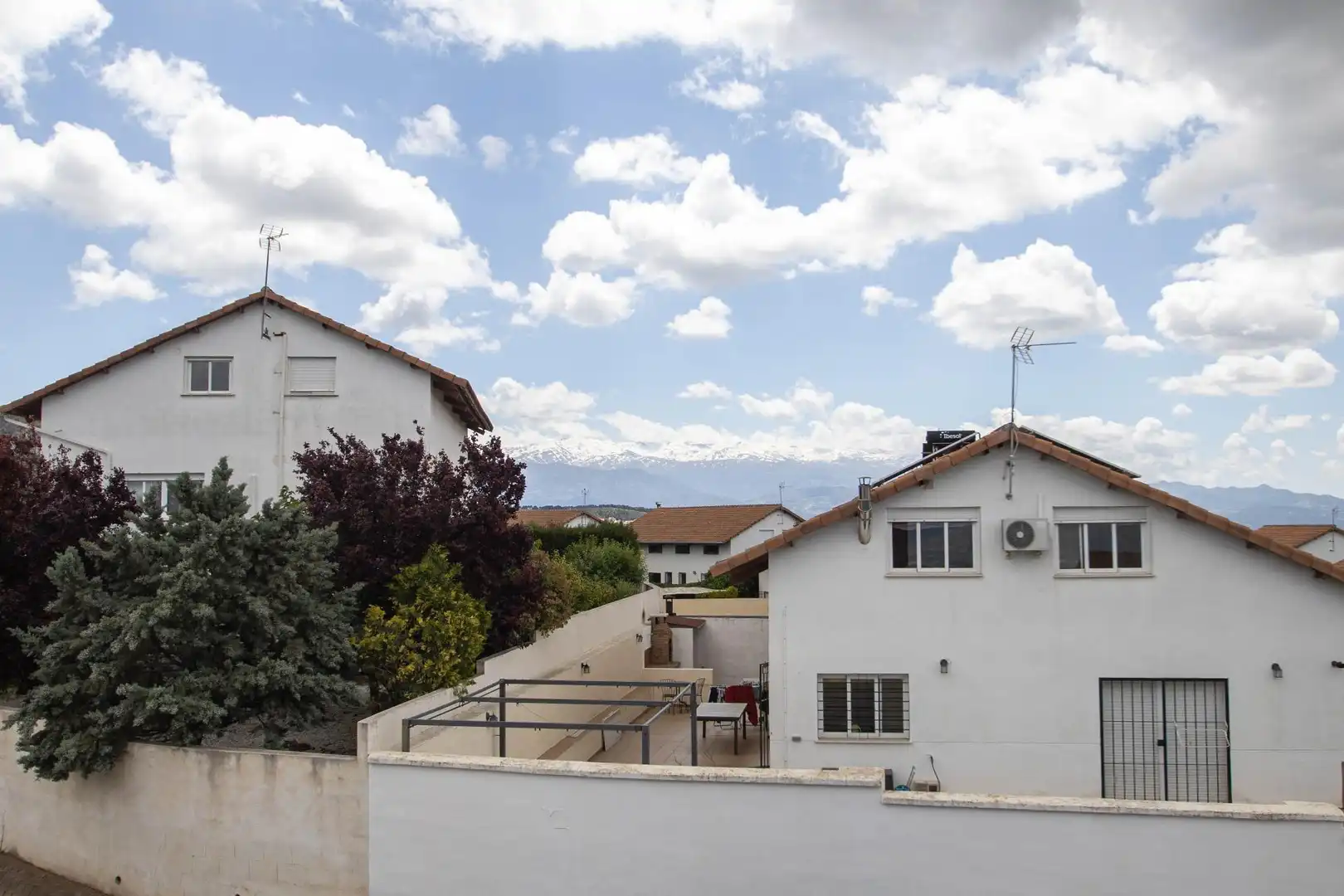 Vista exterior de Casa o xalet en venda en Nívar amb Aire condicionat, Calefacció i Jardí privat