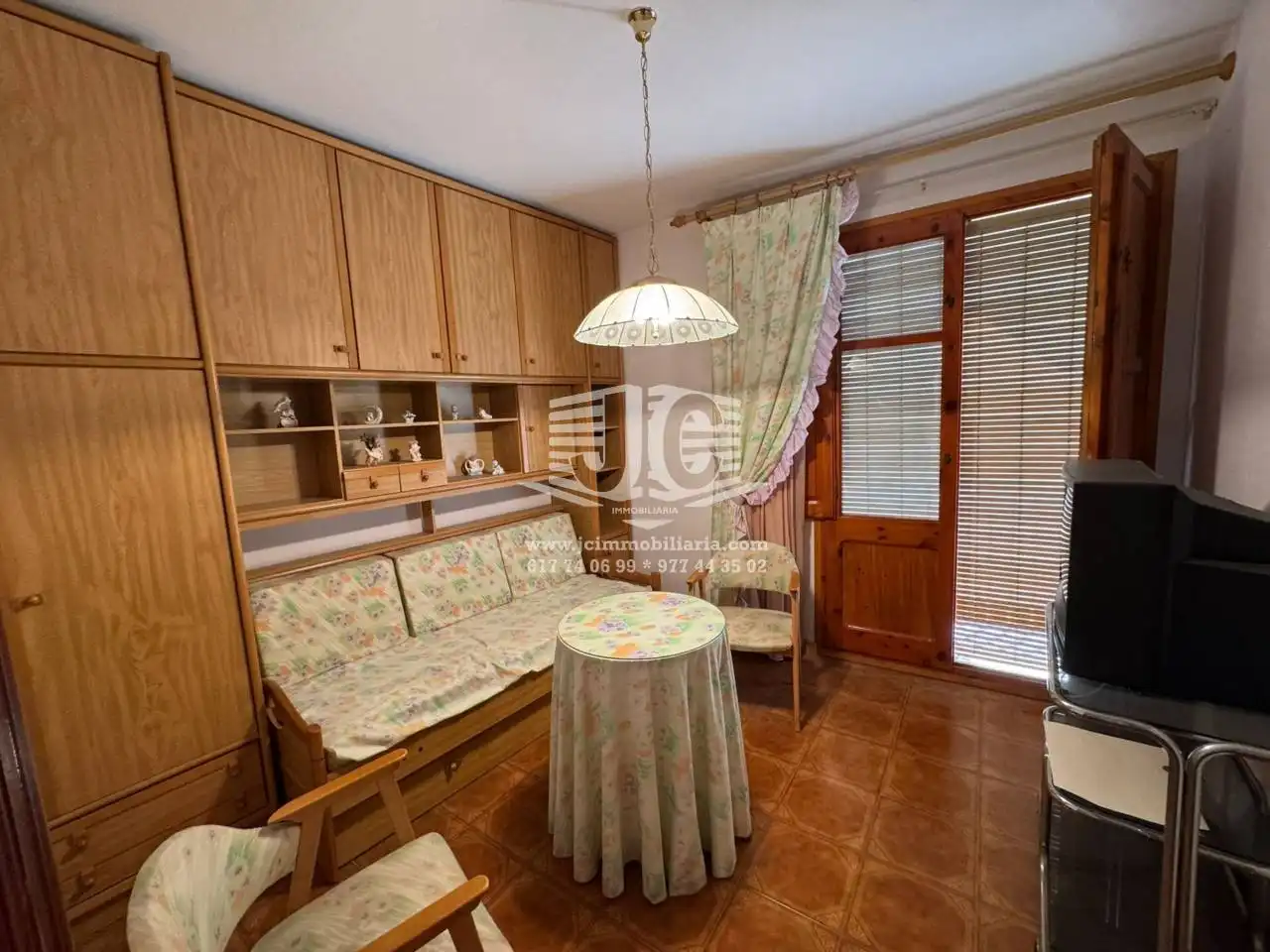 Sala d'estar de Casa o xalet en venda en Tortosa amb Aire condicionat, Terrassa i Moblat