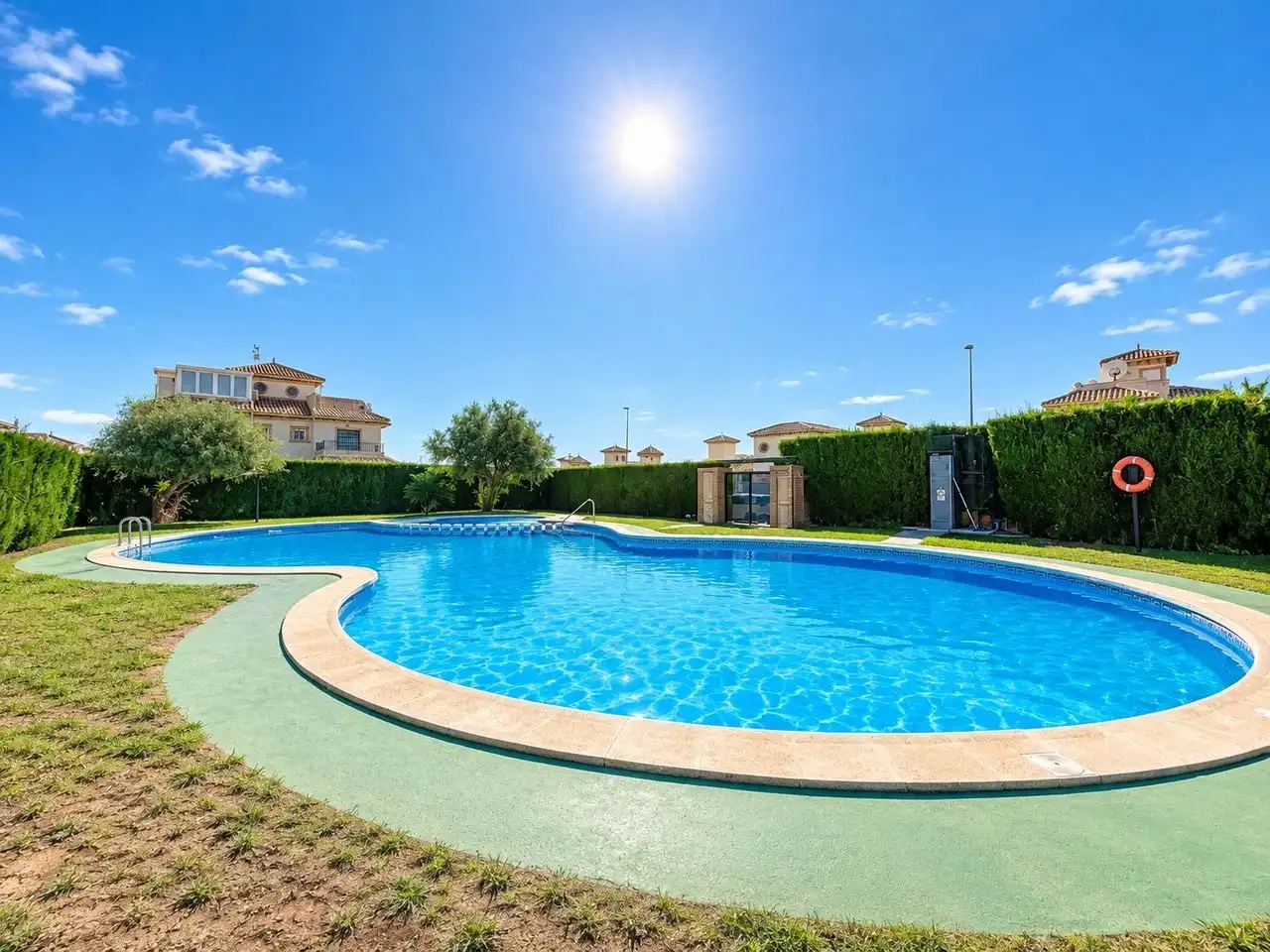 Adosado con piscina en venta en Calle Niagara