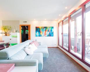 Sala d'estar de Àtic de lloguer en Mislata amb Aire condicionat, Terrassa i Balcó