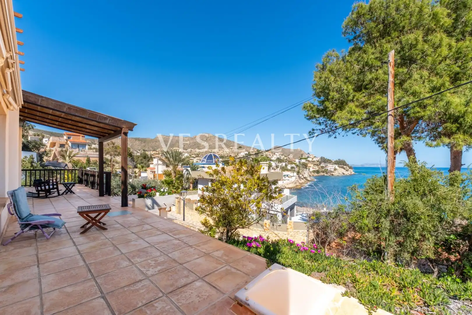 Vista exterior de Casa o xalet en venda en El Campello amb Calefacció, Jardí privat i Terrassa