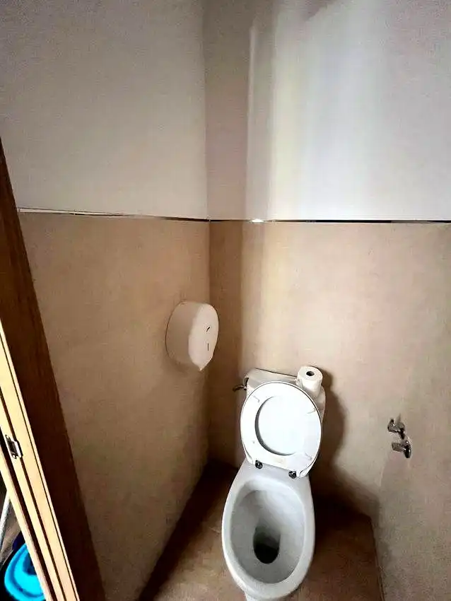 Baño de Local de alquiler en Bailén - Miraflores
