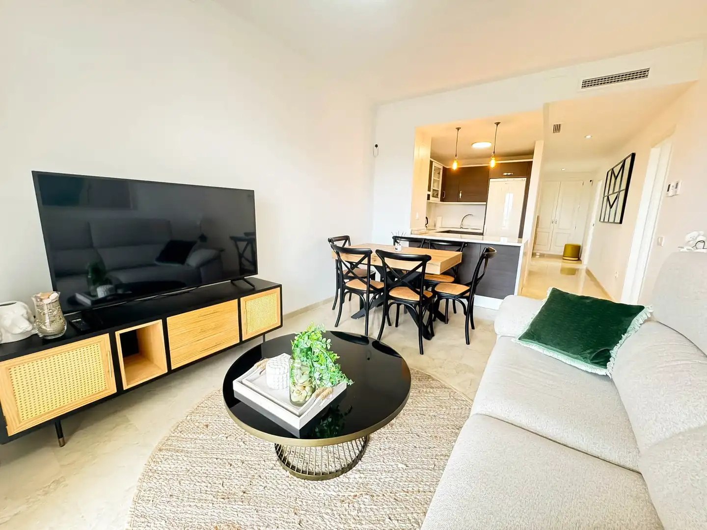 Sala de estar de Apartamento en venta en Manilva con Aire acondicionado, Calefacción y Terraza