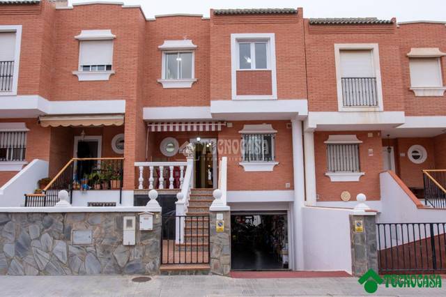 Casa adosada en Venta en Huércal de Almería