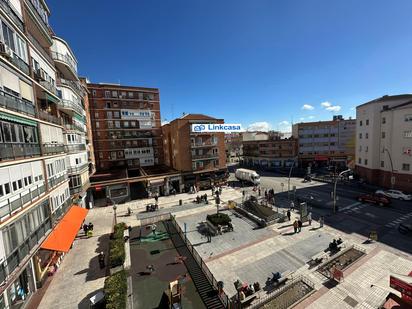 Vista exterior de Pis en venda en  Madrid Capital amb Calefacció, Terrassa i Traster