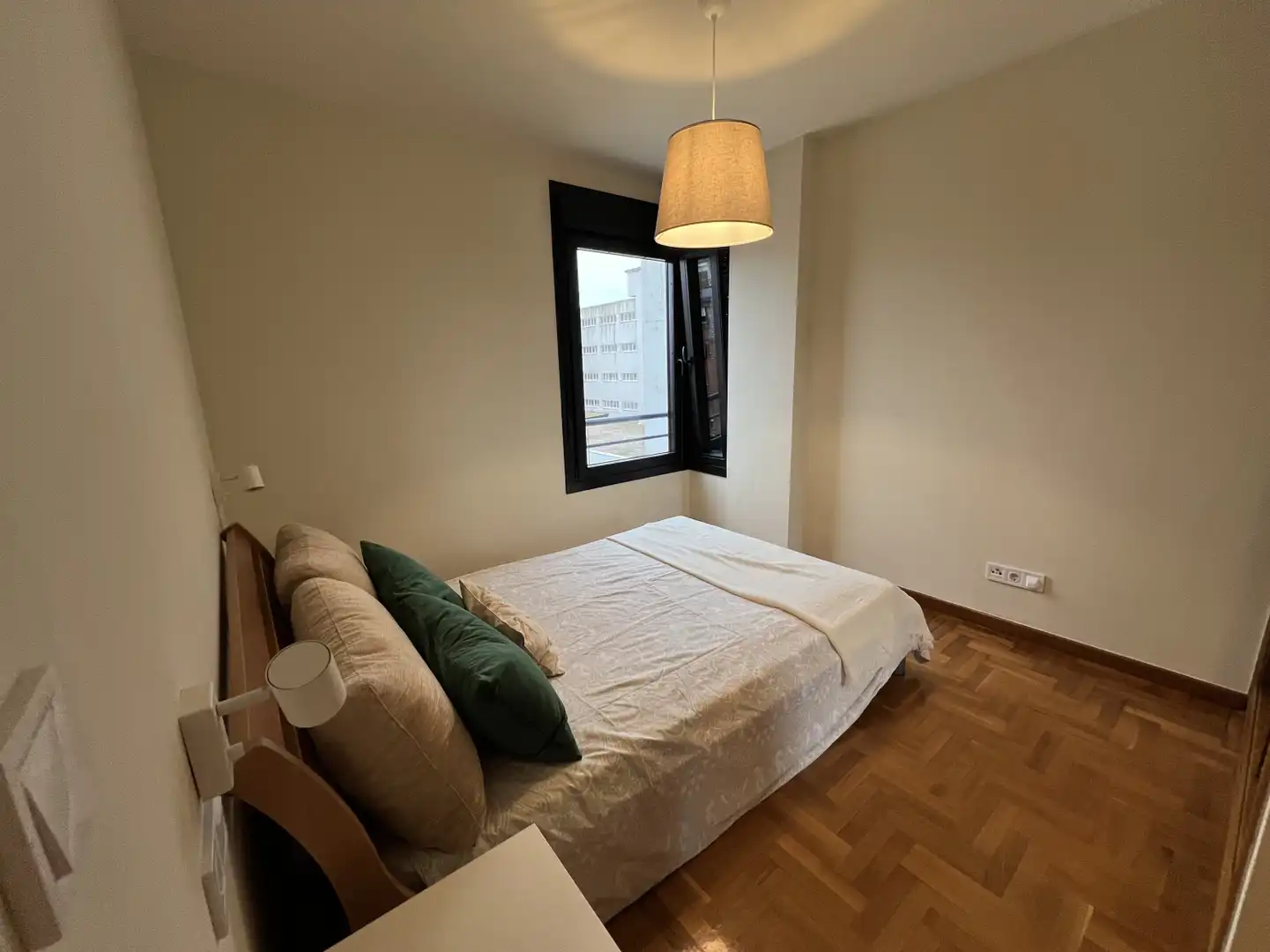 Dormitori de Àtic de lloguer en Gijón  amb Calefacció, Parquet i Terrassa