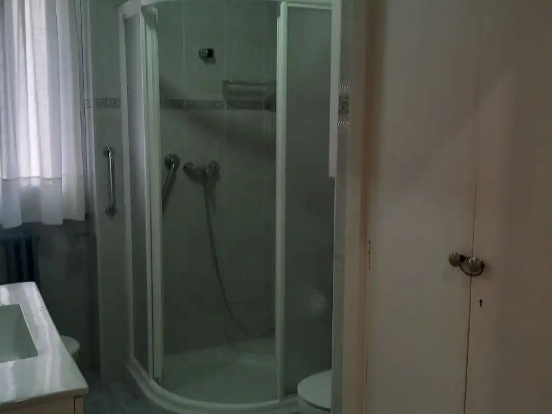 Badezimmer von Wohnung zur Miete in Centro