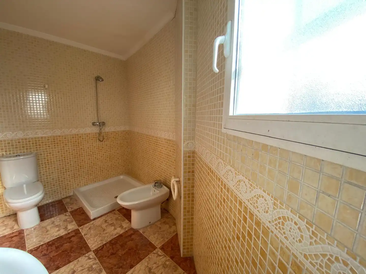 Badezimmer von Haus oder Chalet zum Verkauf in Gandia mit Heizung, Terrasse und Möbliert