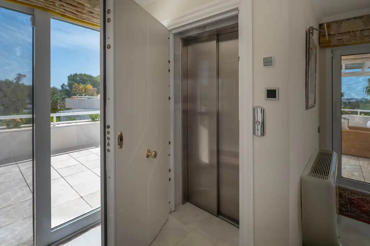 Penthouse with lift for sale in Nueva Andalucía, imagen 28