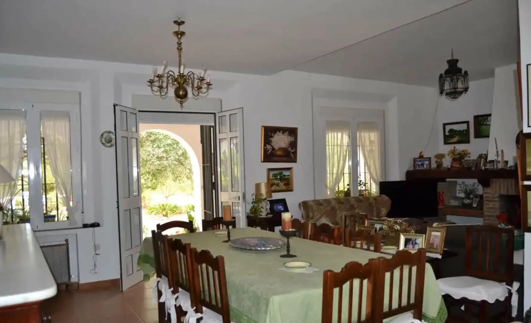 Comedor de Finca rústica en venta en El Bosque con Aire acondicionado, Jardín privado y Terraza