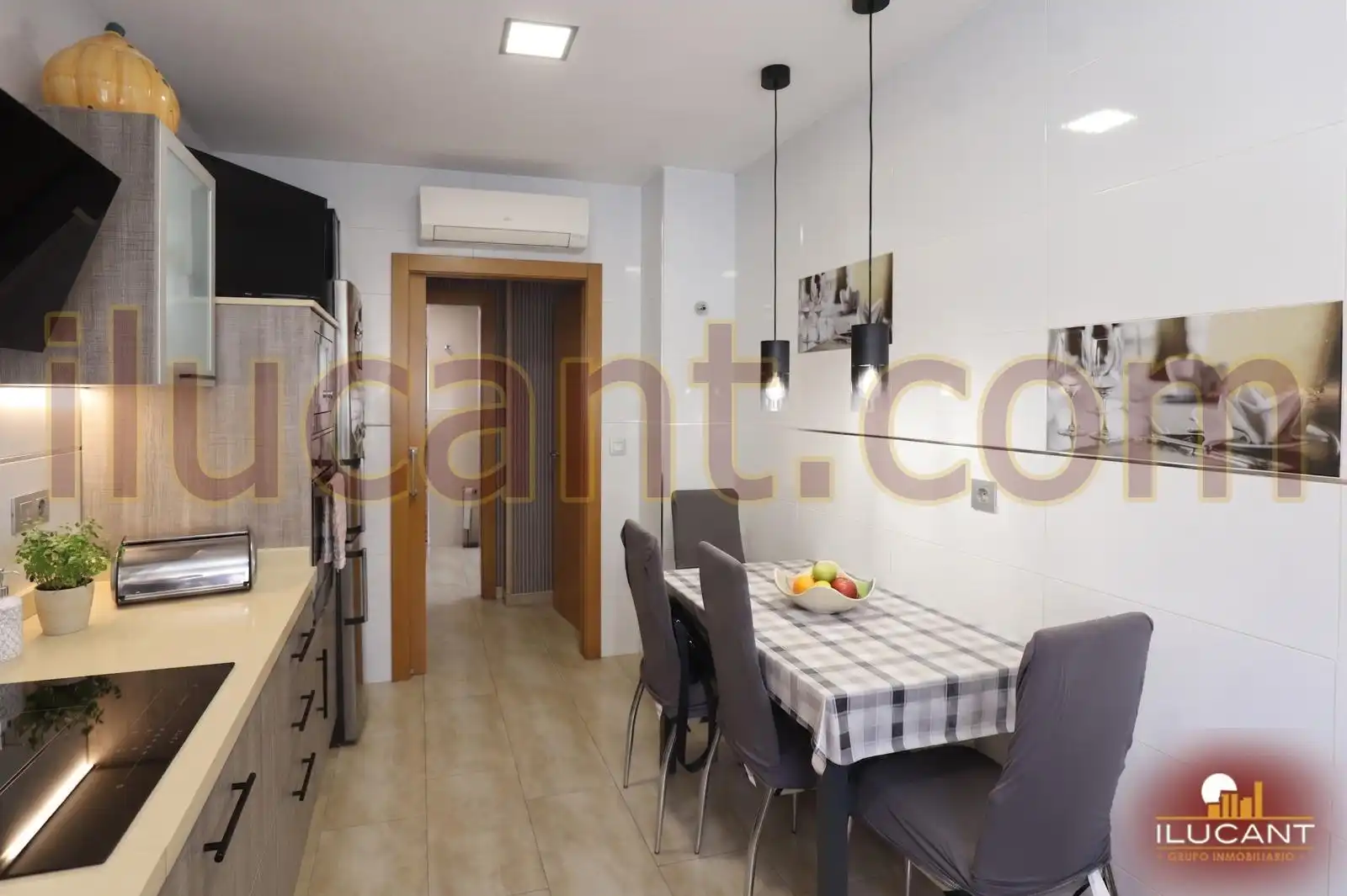Cuina de Casa o xalet en venda en Alicante / Alacant amb Aire condicionat, Calefacció i Terrassa