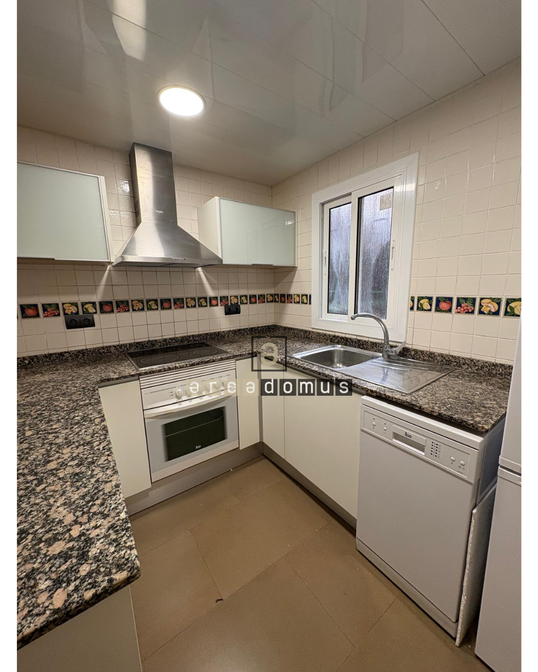 Kitchen of Flat to rent in L'Hospitalet de Llobregat