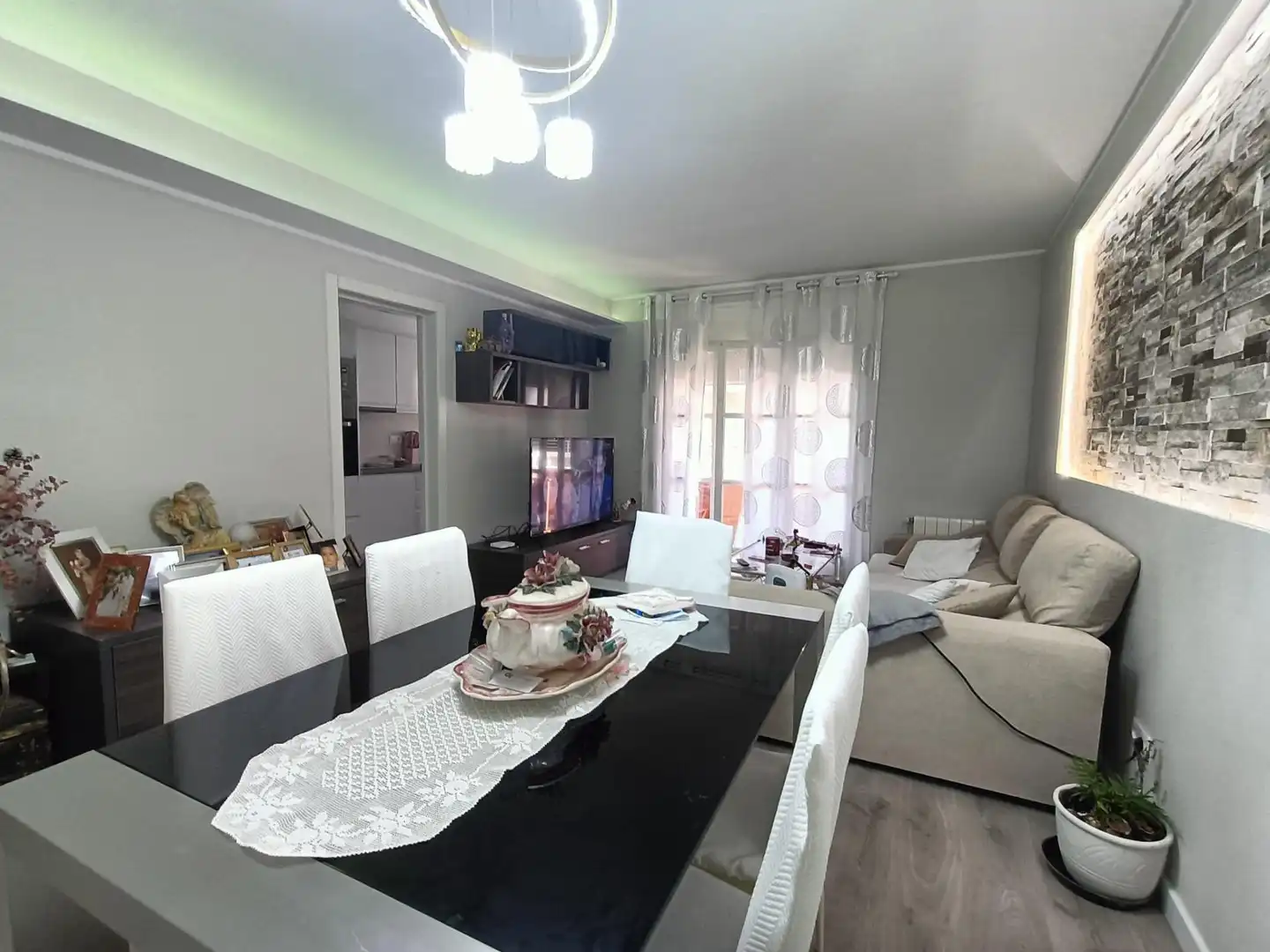Sala de estar de Piso en venta en Malgrat de Mar con Parquet, Terraza y Balcón