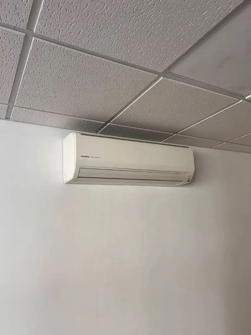 Büro zur Miete in Cáceres mit Klimaanlage und Möbliert