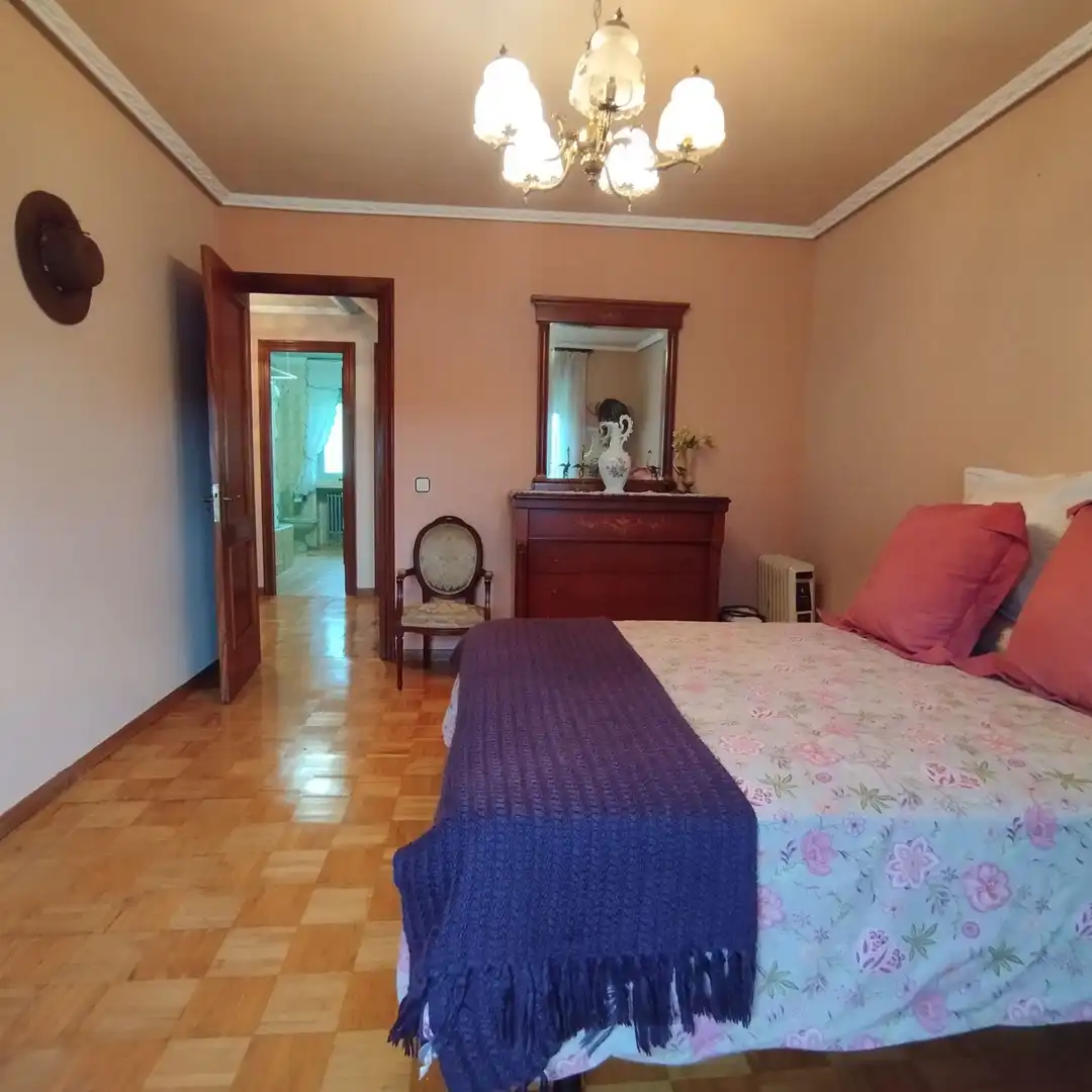 Dormitori de Casa o xalet en venda en Villaviciosa amb Calefacció, Terrassa i Traster