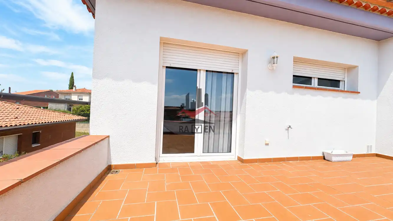 Casa adosada en venda a Avinyonet de Puigventós