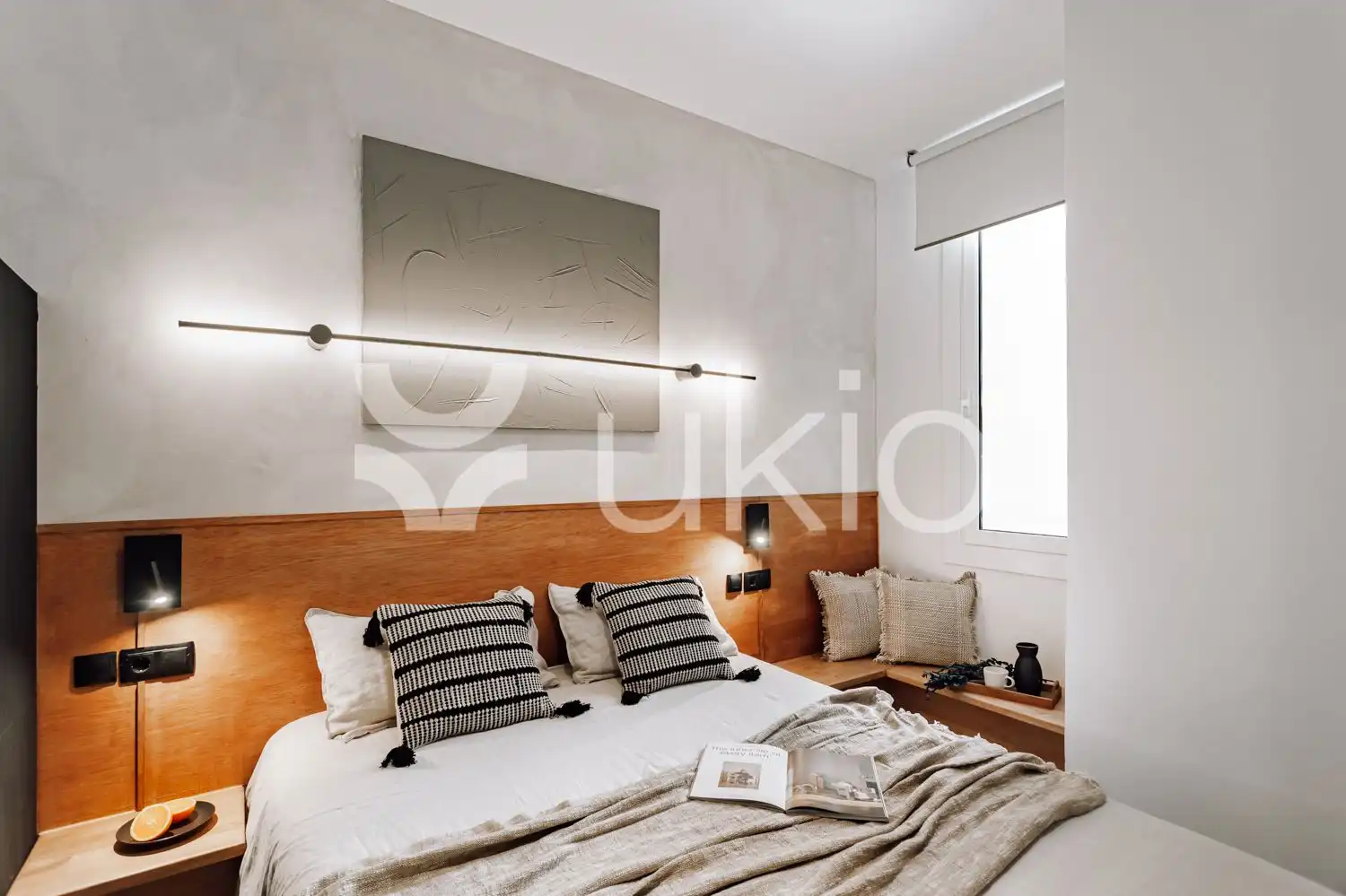 Dormitori de Apartament de lloguer en Barcelona amb Aire condicionat, Moblat i Forn