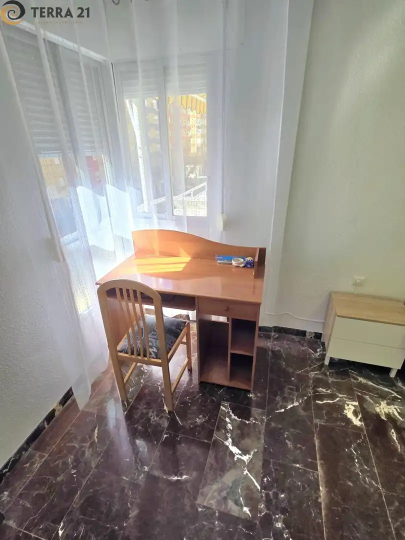 Schlafzimmer von Wohnung zur untervermieten in Jaén mit Klimaanlage, Heizung und Terrasse