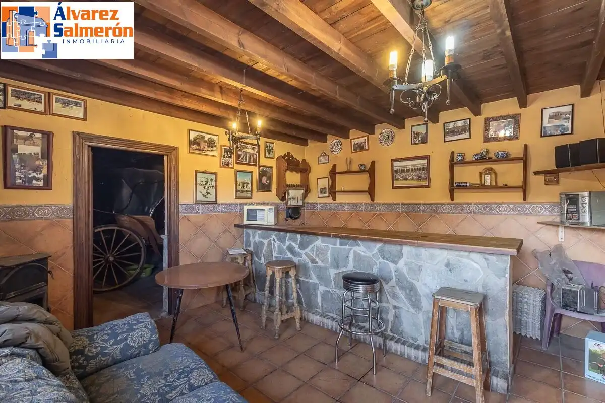 Casa o xalet en venda en La Zubia amb Jardí privat