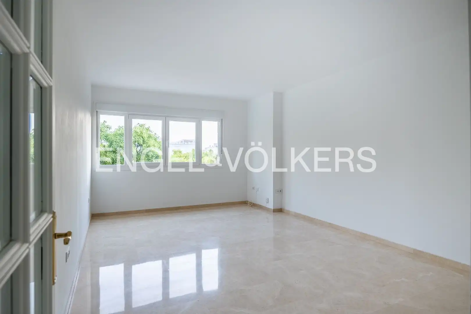 Sala de estar de Piso de alquiler en Sevilla con Aire acondicionado, Calefacción y Piscina