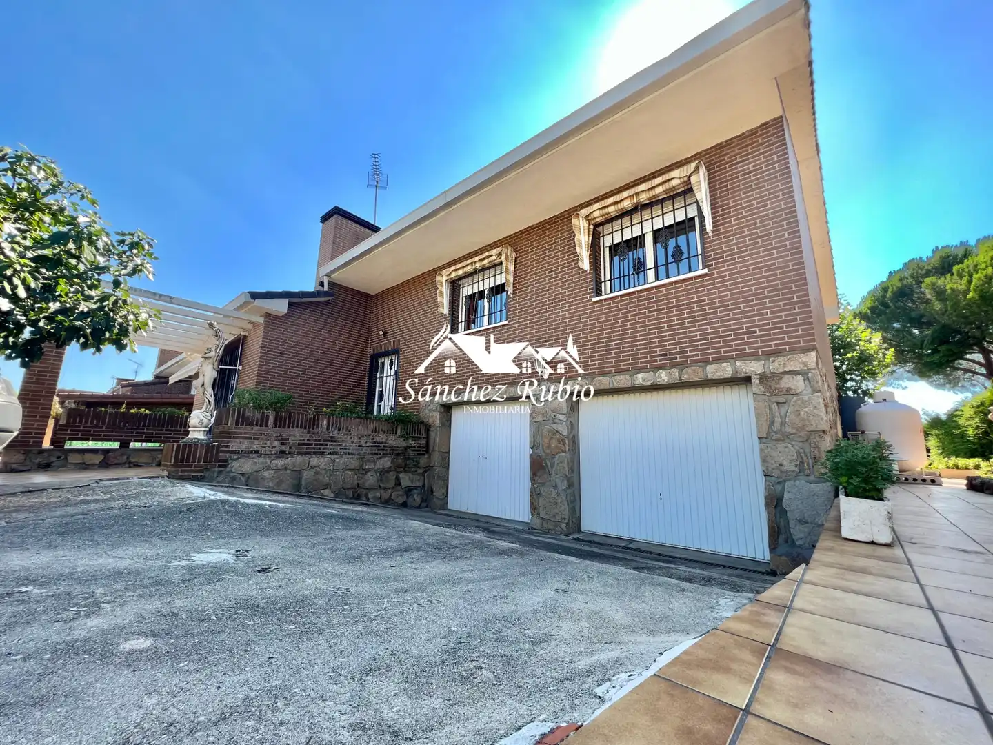 Exterior view of Houses for sale in Galapagar  with Heating, Private garden and Parquet flooring