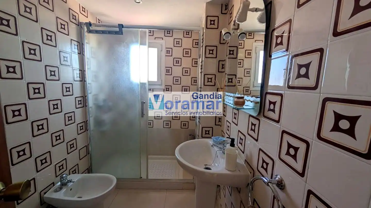 Baño de Apartamento de alquiler en Gandia con Aire acondicionado y Amueblado