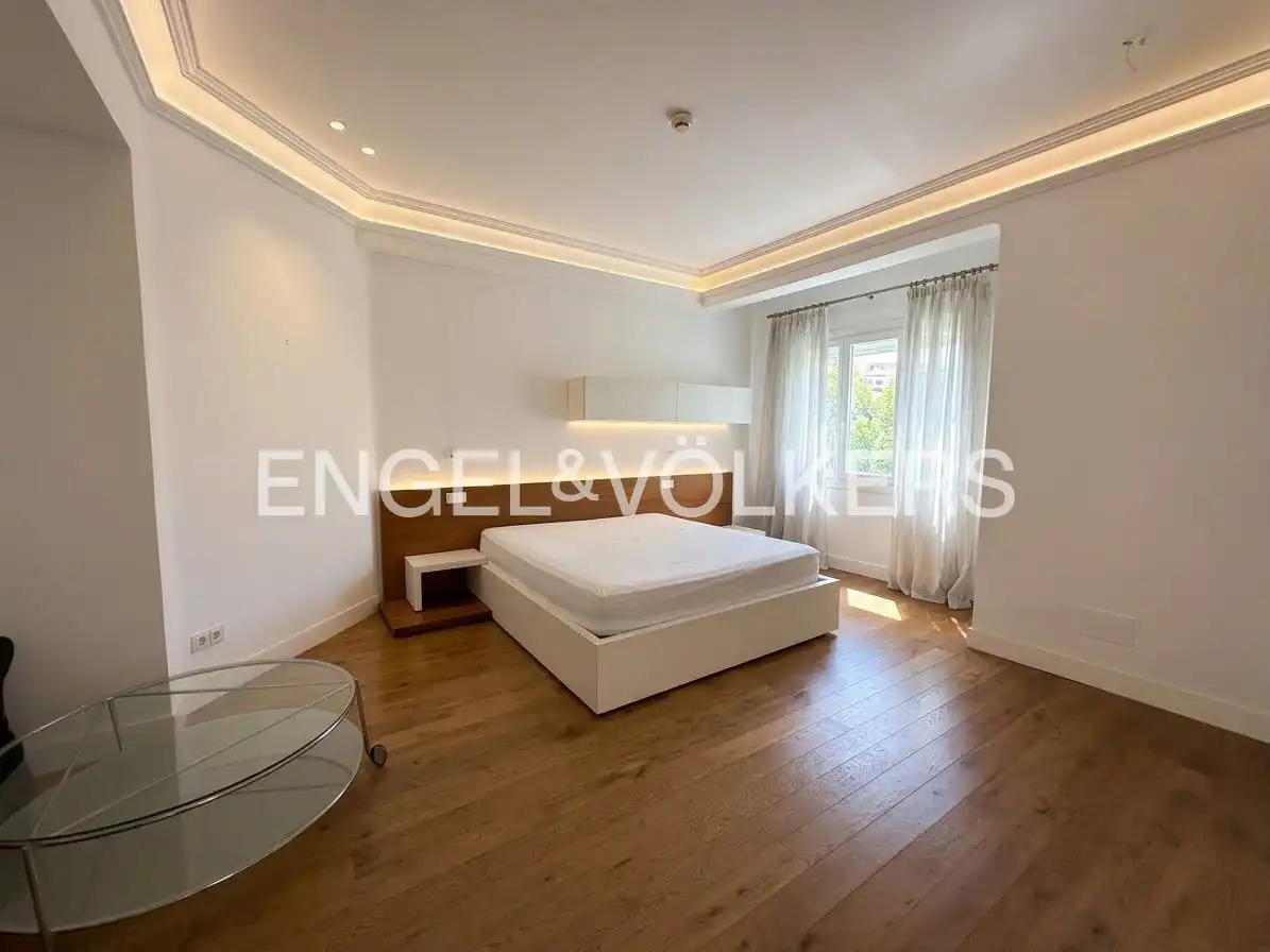 Bedroom of Flat for rent in Madrid  with Air Conditioner, Heating and Parquet flooring