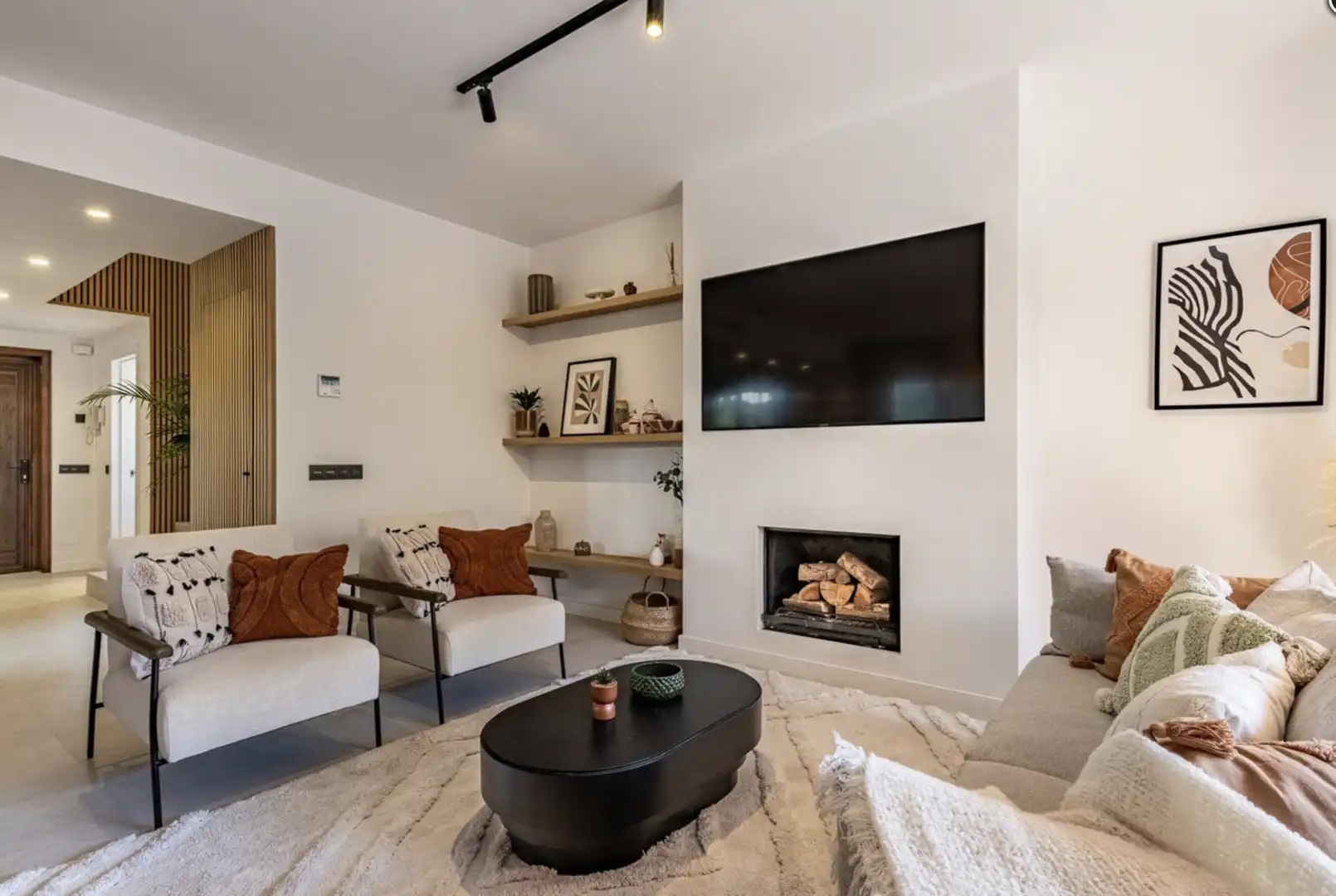 Sala d'estar de Casa adosada de lloguer en Marbella amb Aire condicionat, Terrassa i Moblat