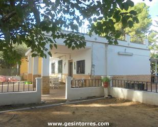 Exterior view of House or chalet for sale in Chiva  with Private garden and Terrace