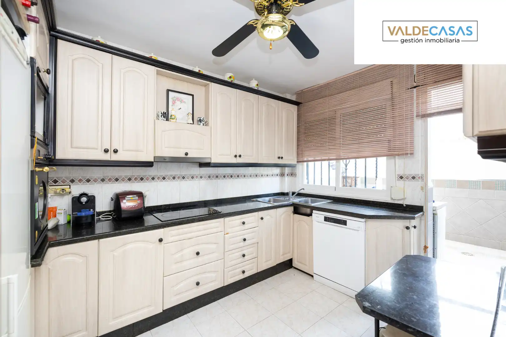 Cocina de Casa adosada en venta en Maracena con Aire acondicionado, Terraza y Horno