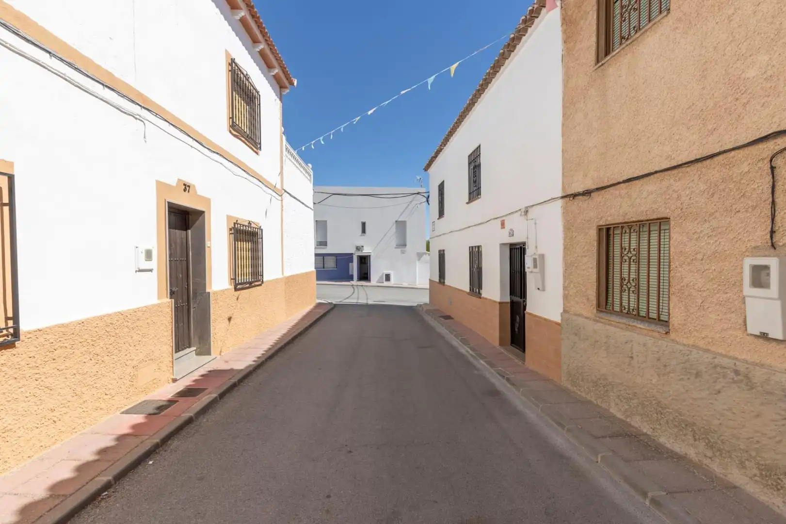 Exterior view of Houses for sale in Morelábor, Granada