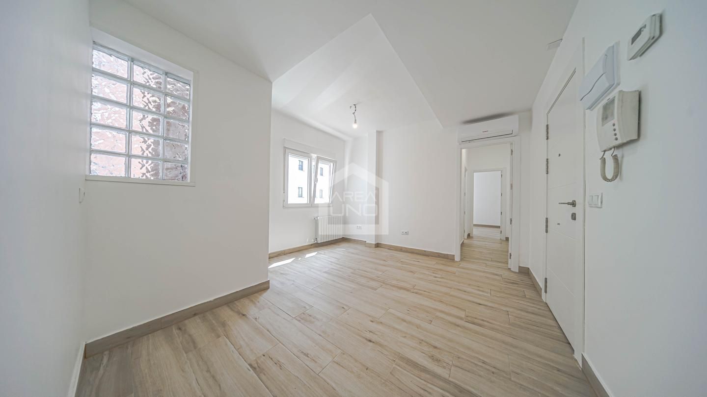 Habitación de Piso de alquiler en  Madrid Capital con Aire acondicionado, Calefacción y Terraza