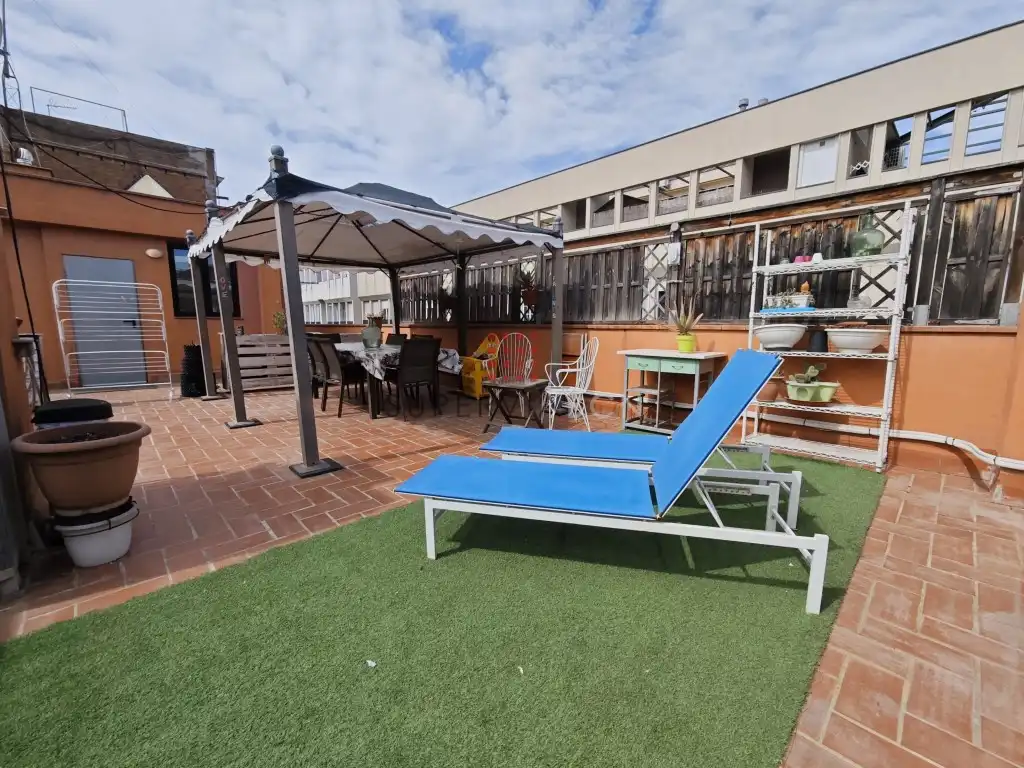 Terrasse von Dachboden zum Verkauf in Barcelona mit Balkon