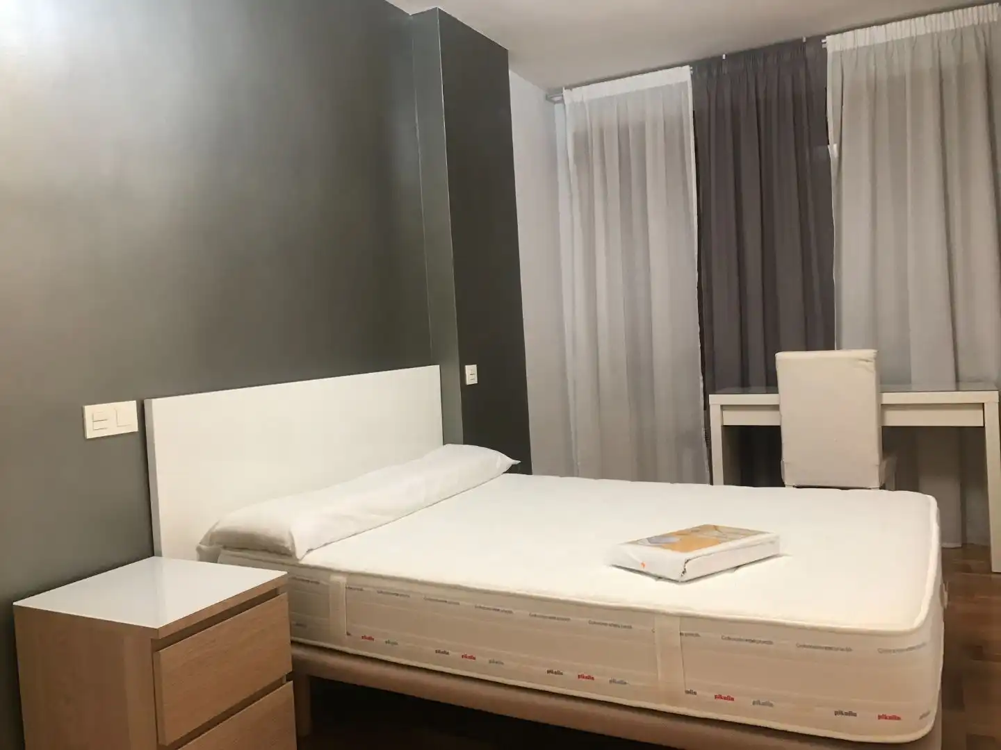 Schlafzimmer von Wohnungen zur Miete in Valladolid mit Klimaanlage, Heizung und Parkett