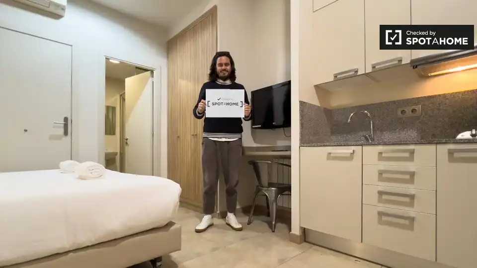Schlafzimmer von Wohnung zur Miete in Barcelona mit Klimaanlage, Heizung und Möbliert