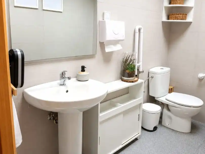 Baño de Oficina de alquiler en Ansoáin / Antsoain con Aire acondicionado y Calefacción