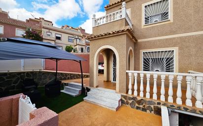Vista exterior de Casa o xalet en venda en Santa Pola amb Terrassa i Balcó