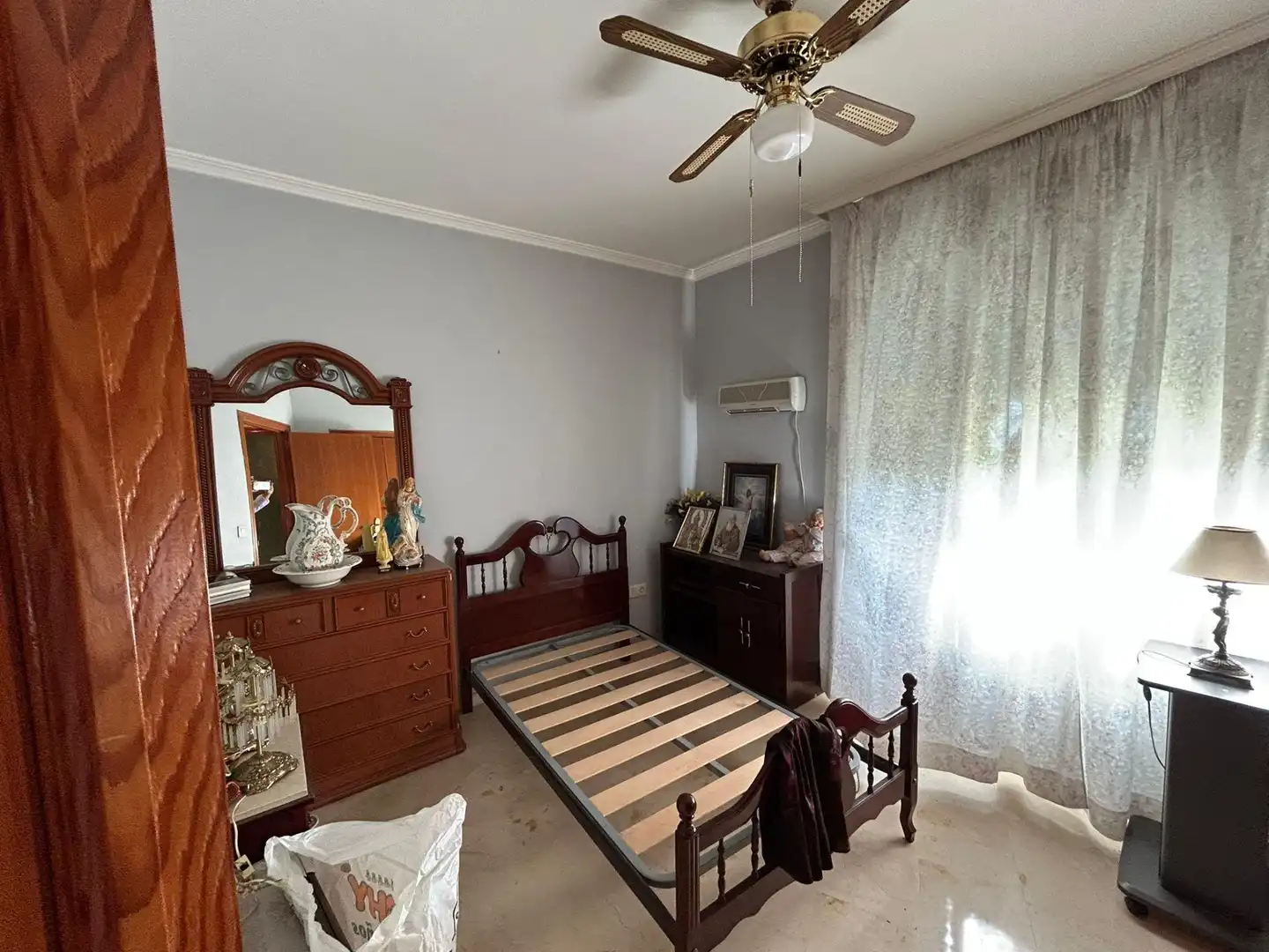 Bedroom of Flat for sale in Sevilla  with Air Conditioner and Balcony