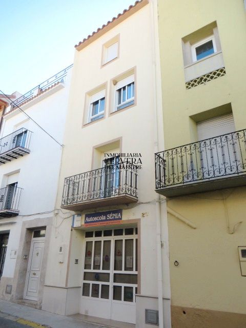 Vista exterior de Casa adosada en venda en Traiguera amb Moblat