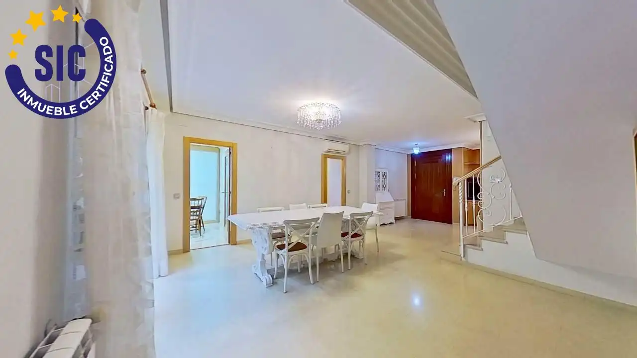 Esszimmer von Haus oder Chalet zur Miete in Chiva mit Heizung und Terrasse