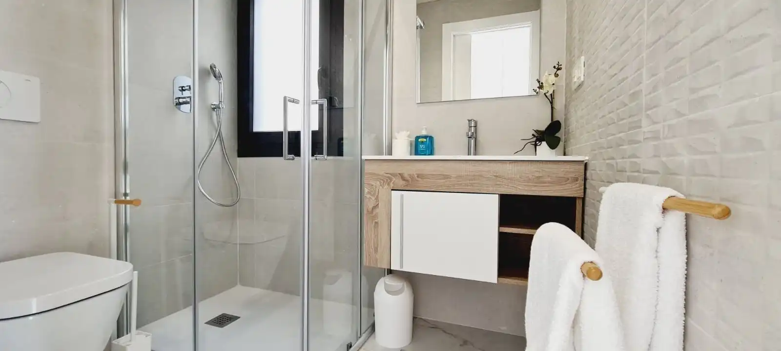 Baño de Ático en venta en Orihuela con Aire acondicionado, Terraza y Trastero