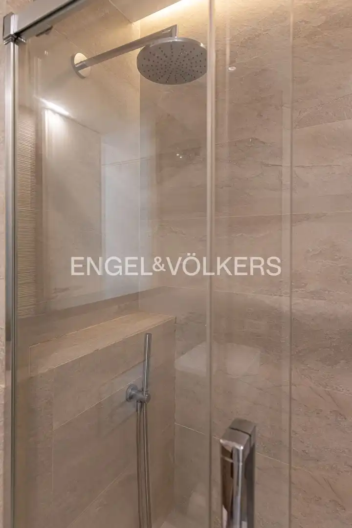 Badezimmer von Wohnung zum Verkauf in Madrid mit Klimaanlage und Heizung